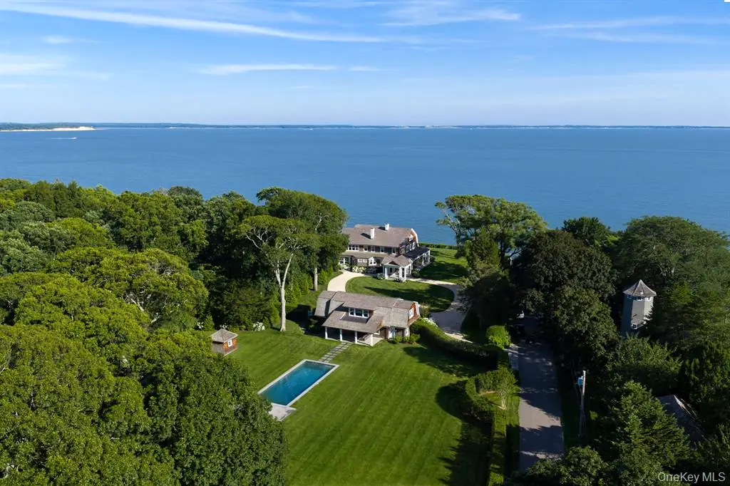 1140 Park Avenue, Mattituck